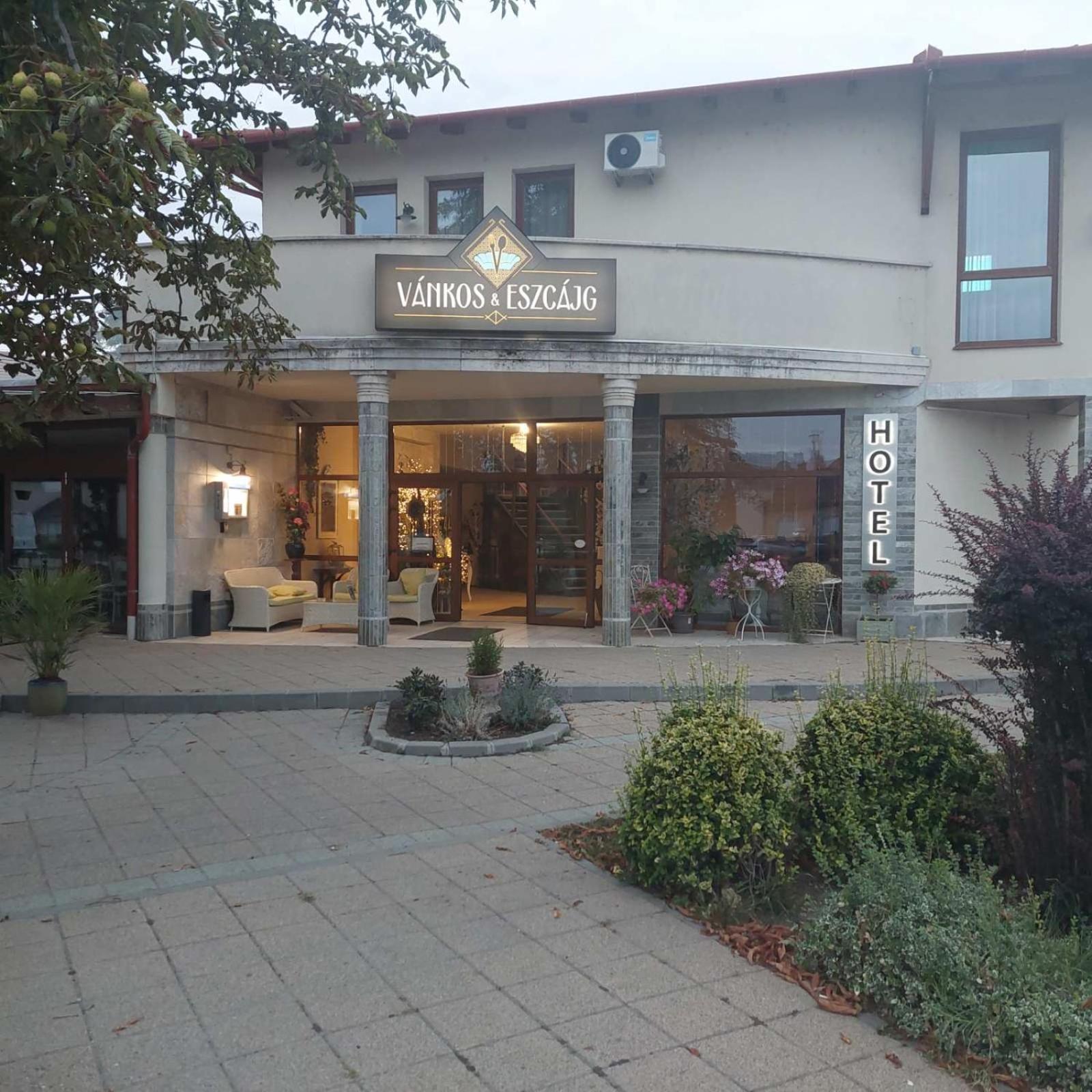 Vánkos&Eszcájg Hotel Újhartyán Exterior foto